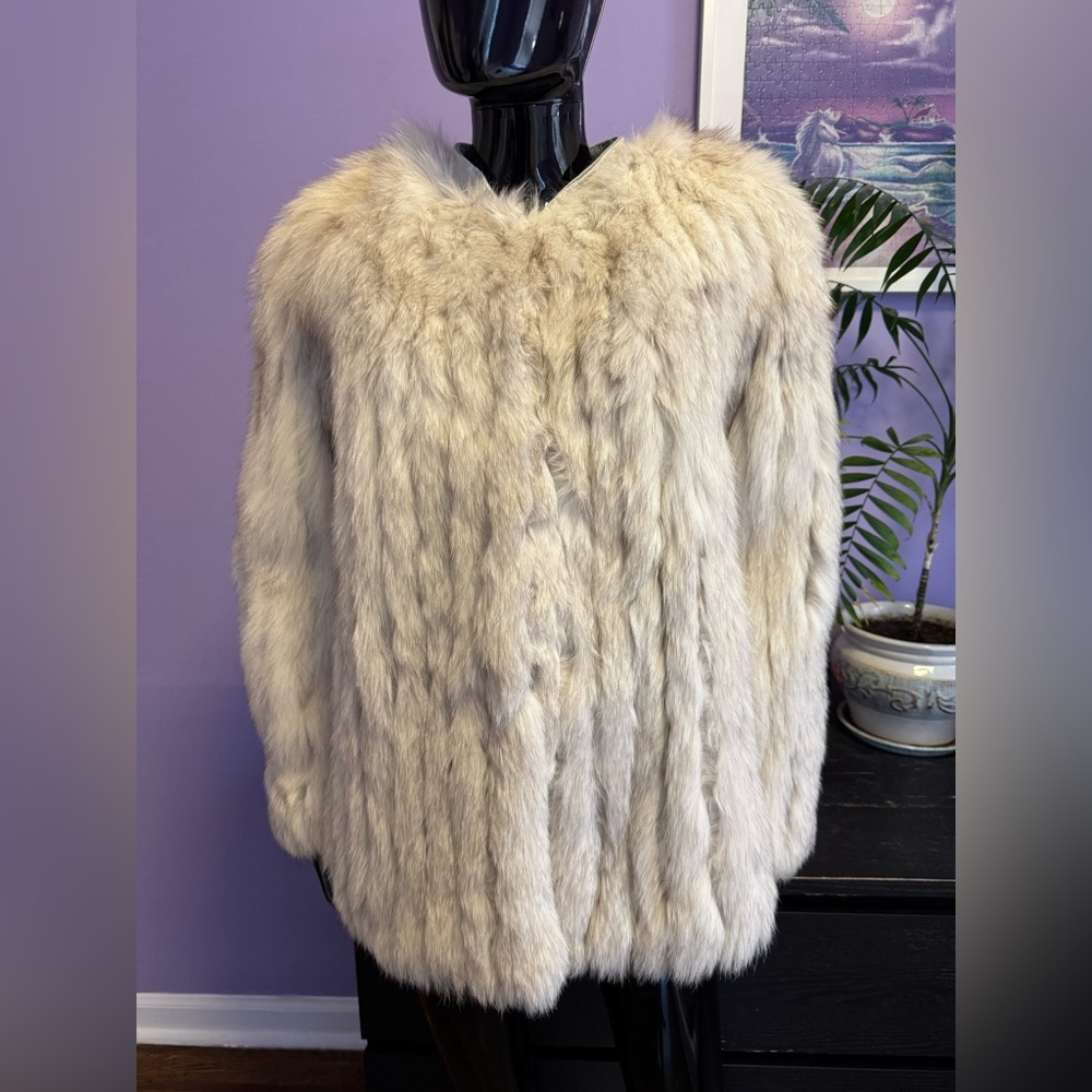 Bermans Saga Fox Luxurious Cream blue Fox Fur Coat